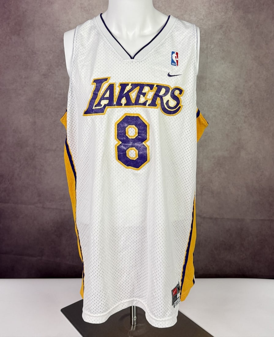 The Weeknd's Wardrobe - Nike jersey: Vintage Nike NBA Los Angeles Lakers Kobe Bryant Jersey. SIZE: XL CONDITION: Pre-owned. The photographs are part of this description - please review them carefully to assess condition. PROVENANCE: From