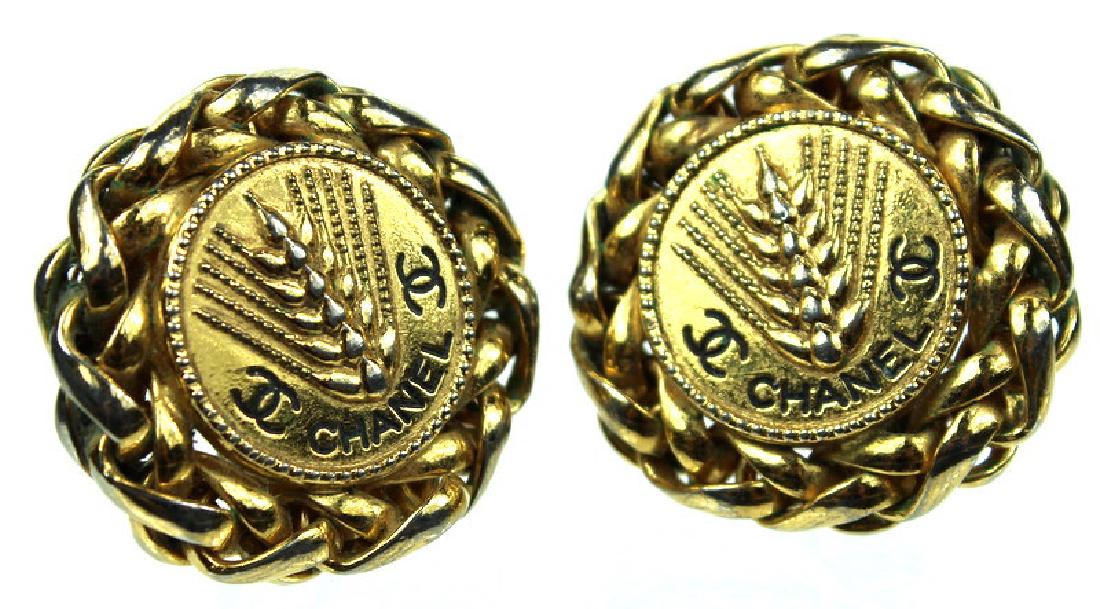 Vintage Chanel Clip on Earrings. (1 of 3)