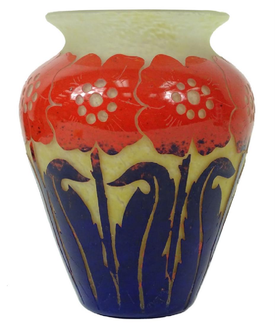 A DEGUÉ GLASS VASE Verrerie d'Art Degué, Paris,: A DEGUÉ GLASS VASE Verrerie d'Art Degué, Paris, Measures 10 inches high x 7 inch diameter. France, Circa 1930s.