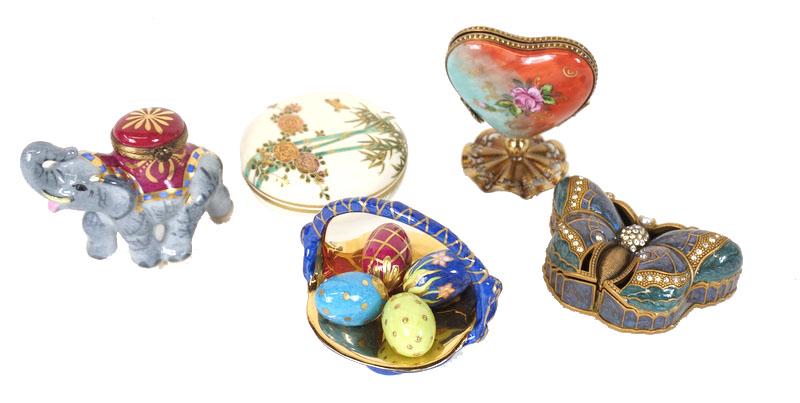 (5) Collection of five Porcelain pill boxes (1 of 5)