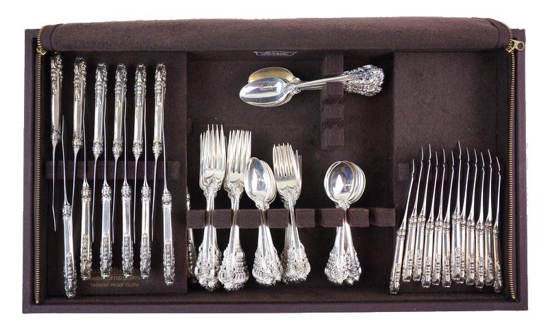 111 Piece Grande Baroque Flatware Service (1 of 6)