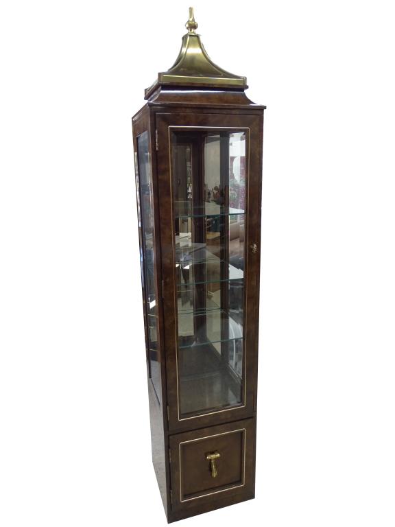 A single Master Craft Brass Oriental Crown Display (1 of 1)