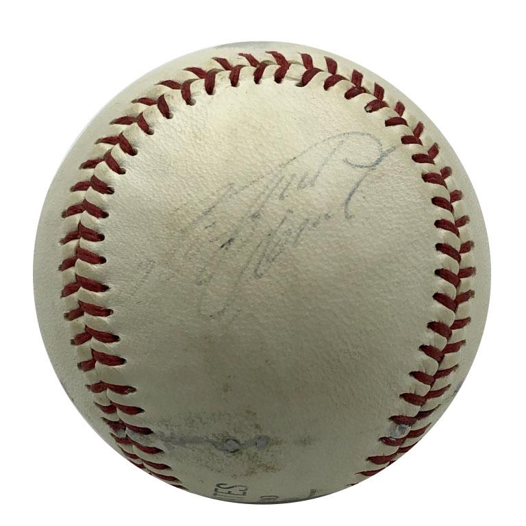 Single Signed Roberto Clemente Baseball Autographe (1 of 4)