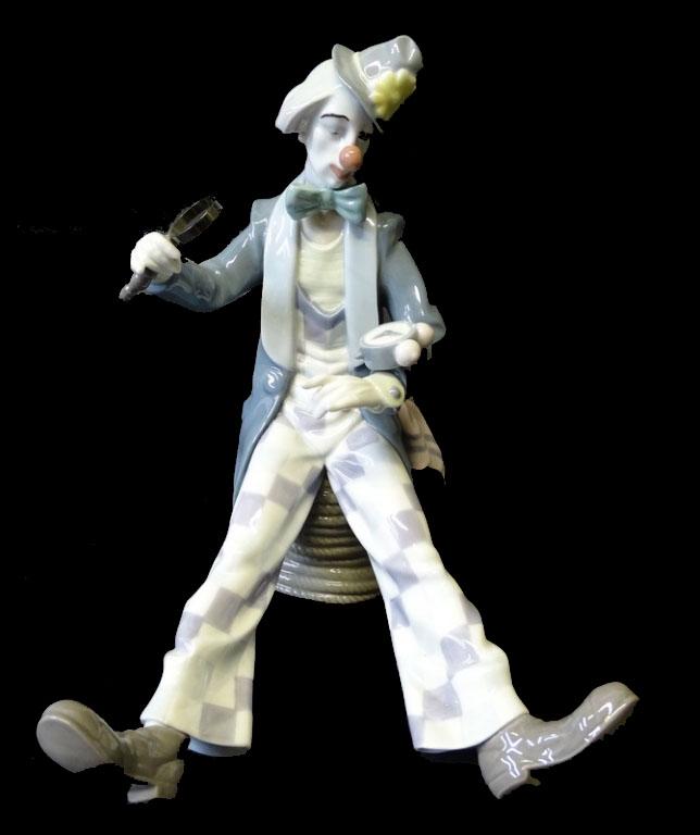 Lladro #5762 Checking the Time Porcelain (1 of 2)