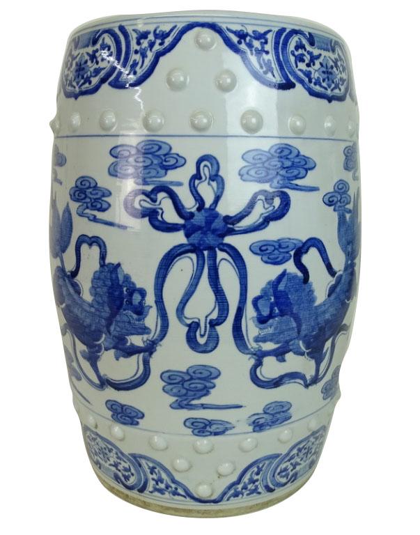 20th Century Chinese Porcelain Garden Seat: 20th Century Chinese Blue and White Porcelain Garden Seat. Excellent condition. 19" h x 13.5" w.