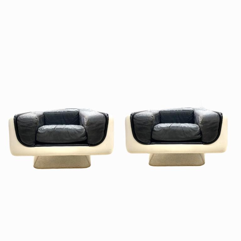 (2) William Andrus Fiberglass Club Chairs: (2) William Andrus Fiberglass Club Chairs. 44 x 26 x 34 in approx.