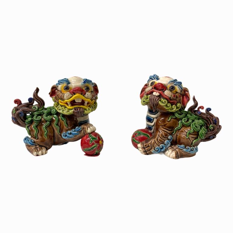Pair of Decorative Foo Dogs: Pair of Decorative Foo Dogs. Each measuring approximately 3.75 inches high x 4 inches wide x 3 inches deep.
