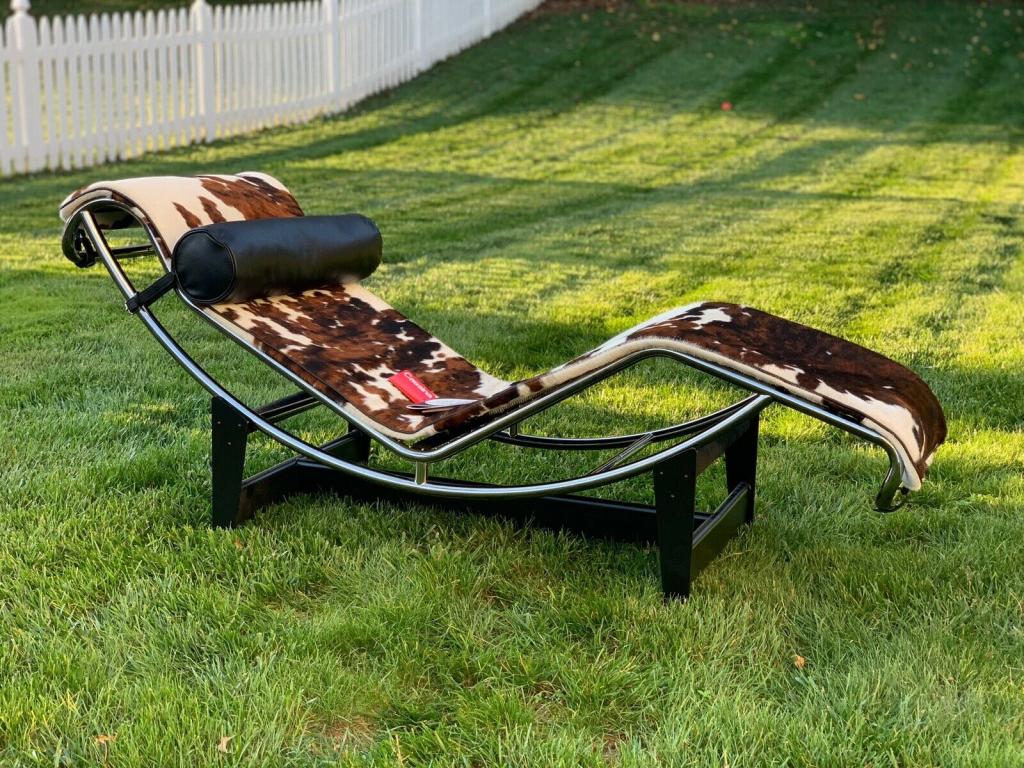 Le Corbusier Cassina Cowhide LC4 - W/ Tags: Le Corbusier Cassina Cowhide LC4 - W/ Tags