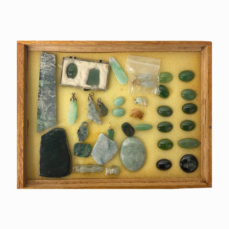 Jade Cabochon's in Wooden Display Box (1 of 4)