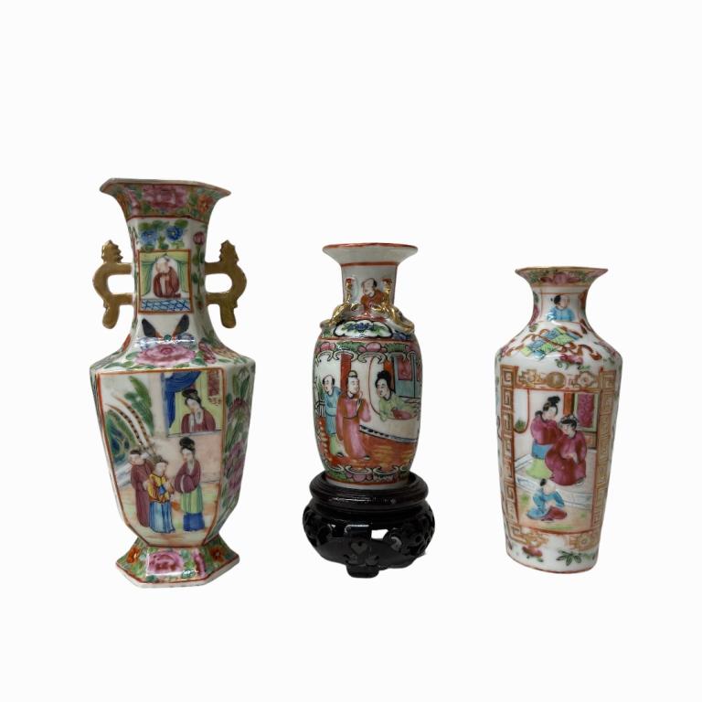 (3) Small Chinese Export Porcelain Vases (1 of 4)