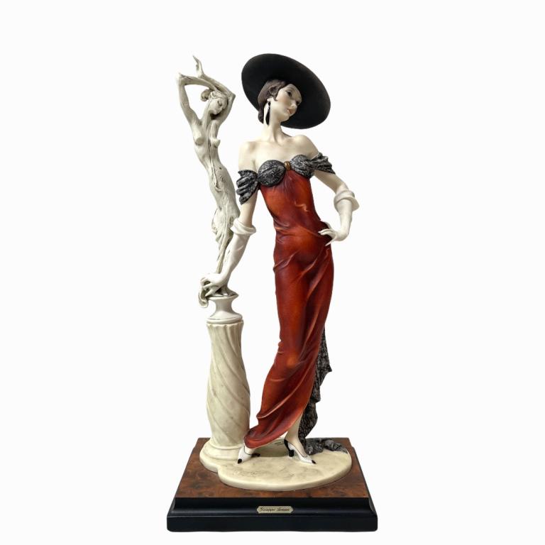 Giuseppe Armani Woman Posing Figurine: Giuseppe Armani Woman Posing Figurine. Signed. Limited Edition. 2065/5000. Measures 17 inches high x 7 inches in diameter.
