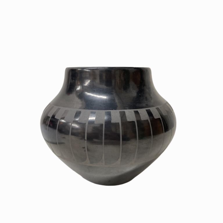 Carmelita Dunlop Vintage Black Pottery Vase (1 of 4)