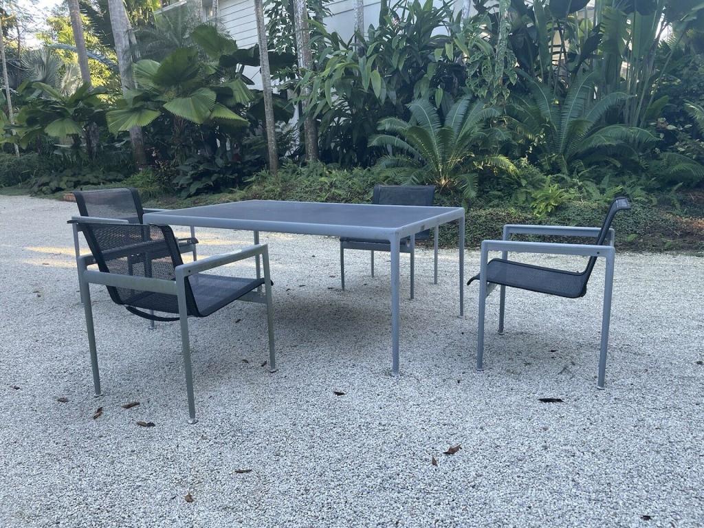 Richard Schultz Outdoor Set For Knoll (1 of 6)