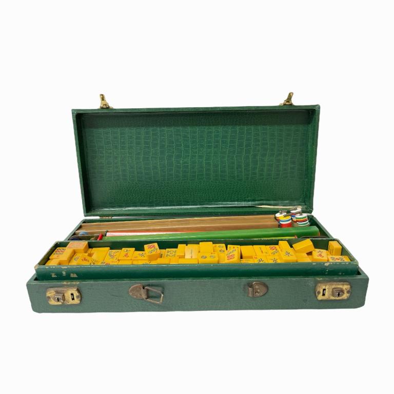 Vintage Bakelite? Acrylic Mahjong Set In Green Cas (1 of 5)