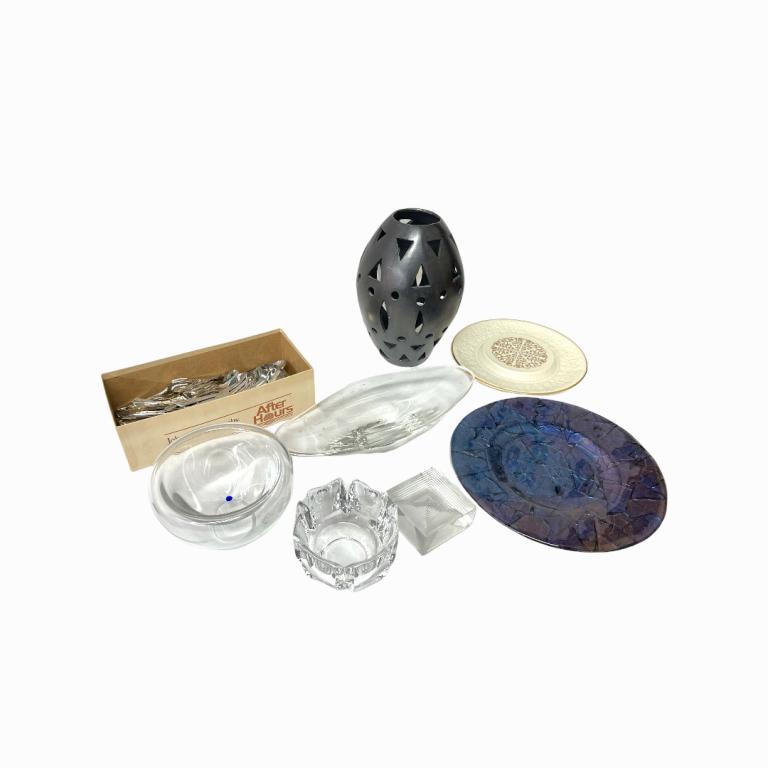 8 Pcs Box Lot Of Various House & Decorative Items (1 of 8)