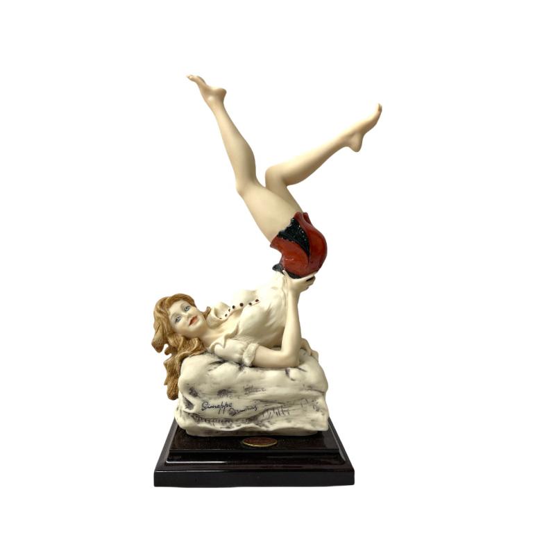 Giuseppe Armani "Gymnast" Sculpture 1313F: Giuseppe Armani Italian porcelain sculpture titled "Gymnast" number 1313F. Measures approx. 13" height. Includes original box. Appears in overall good condition.