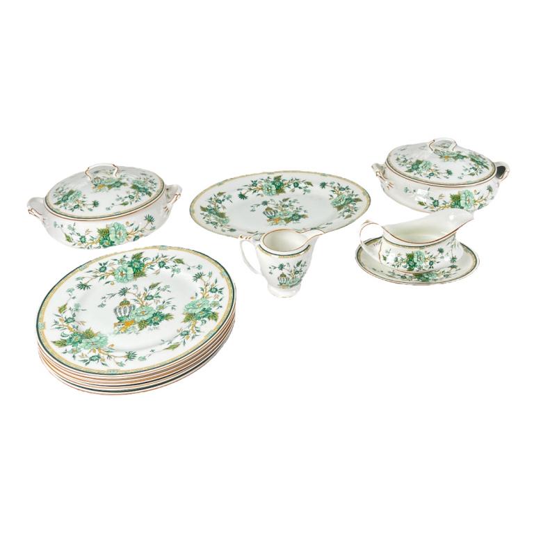 11pcs Royal Staffordshire "Kowloon" Dinnerware: A lot of eleven pieces of Royal Staffordshire English fine bone China porcelain dinnerware in the "Kowloon" pattern having a Chinoiserie design. Lot is to include 5 dinner plates (10 7/8"), 1 oval ser