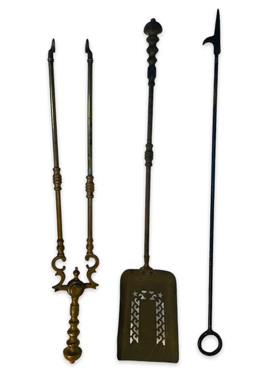 A lot of 5 antique English brass and iron fireplace items to include a pair of screen frames, coal (1 of 2)