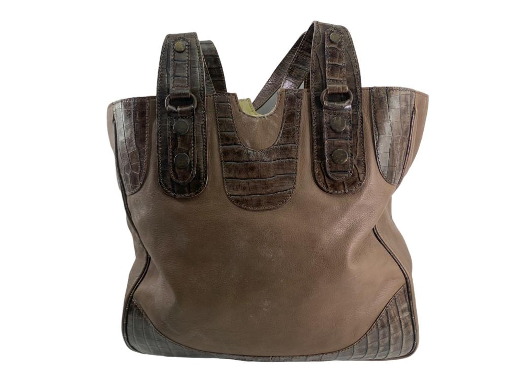 Max Mara Tote: #: 127 Item:Max Mara Tote Designer:MAX MARA Condition:B Color:Multicolor Hardware Color:Metallic Material:Leather Accesories: Serial Number: Strap Drop / Handle Length/Waist:9.5 Weight (lbs):1.6 Measu