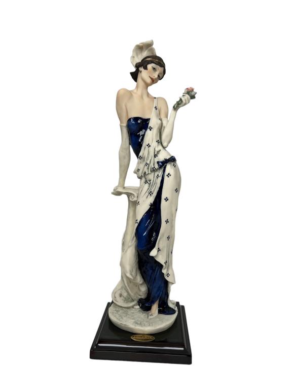 Florence Giuseppe Armani " CAMILLE " Figurines: Florence Giuseppe Armani dama deco con rose " Camille " Made in Italy model 1300/C design for member of 2000. ( height: 13.5, width: 4) Certification and and original box included.