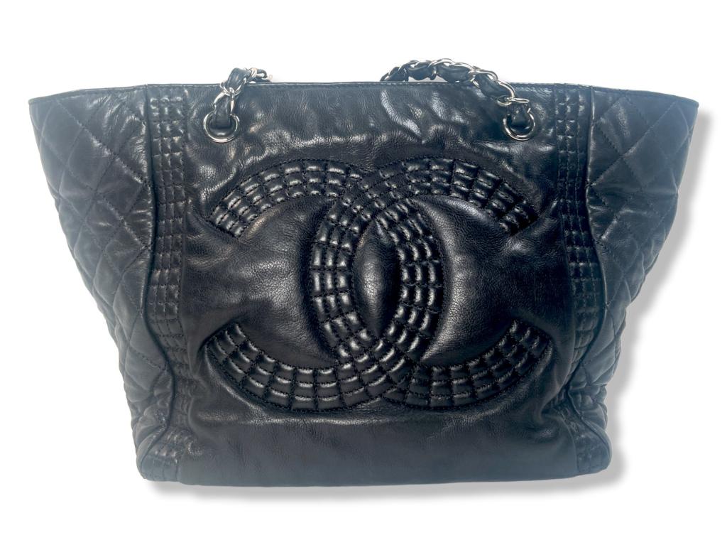 CHANEL Black Lambskin Big CC Logo Chain Tote (1 of 8)