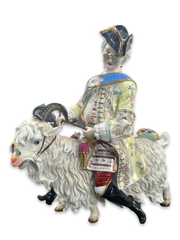 SUPERB LARGE EUROPEAN PORCELAIN GROUP (1 of 5)