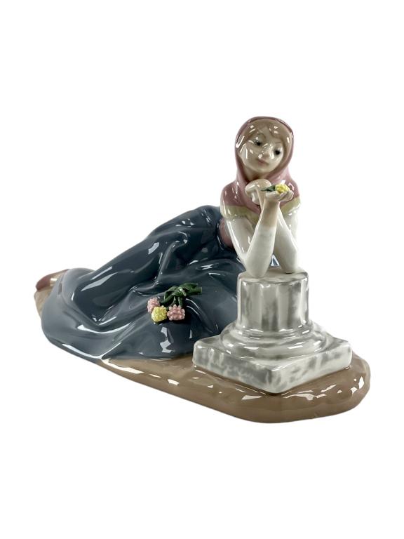 Rare Lladro PORCELAIN Figurine 4671 "Virgin Mary" (1 of 5)