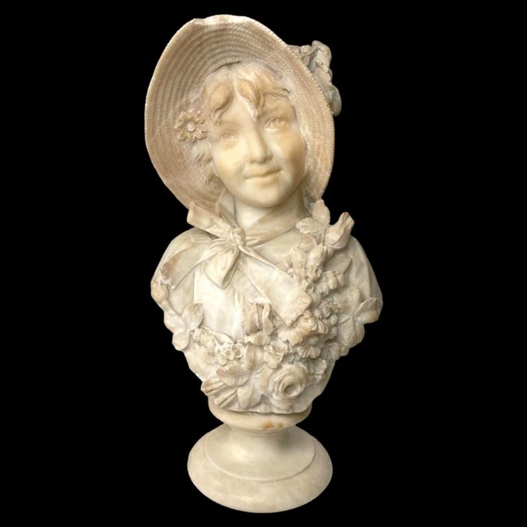 Vintage Franco Lapini 1891 Bonnet Statue: Vintage Franco Lapini 1891 Bonnet Statue Diameters: H: 22 inches W: 13 inches D:11 inches