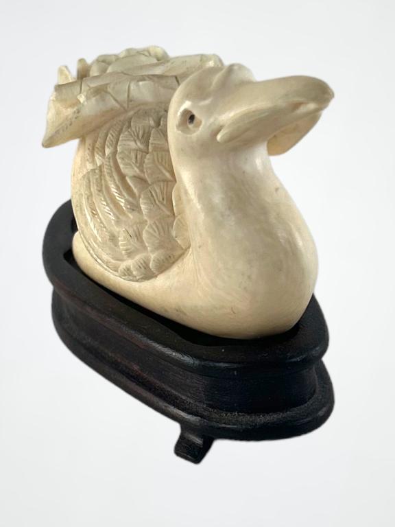 Vintage Westmoreland milk glass duck: Vintage Westmoreland milk glass duck This is a Gorgeous Westmoreland Milk Glass Duck. This Westmoreland Milk Glass Duck is in Excellent Vintage Condition-See Photos for Further Detail. H 2.5" x W 3.5