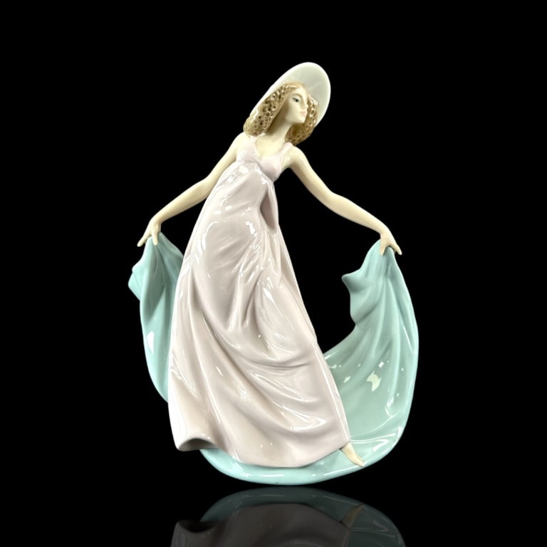 Lladro "Spring Dance" Porcelain Figurine #5633. Hand painted. 8 3/4" H X 8" W. good condition. (1 of 4)