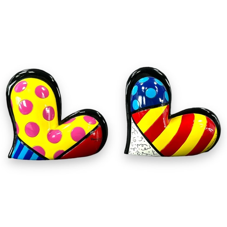 A pair of Romero Britto pop-art ceramic figural heart figurines. Incudes original boxes and tags. (1 of 5)