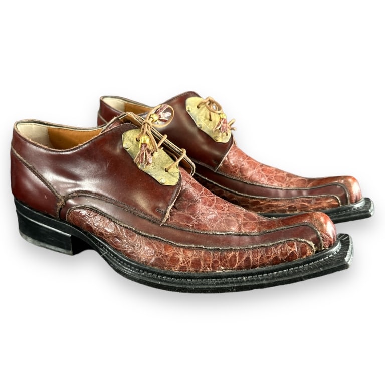 Men's Mauri Italy brown leather shoes with metal clad lace accent. Size 10 1/2. Overall good use: Men's Mauri Italy brown leather shoes with metal clad lace accent. Size 10 1/2. Overall good use condition. JD/B:13