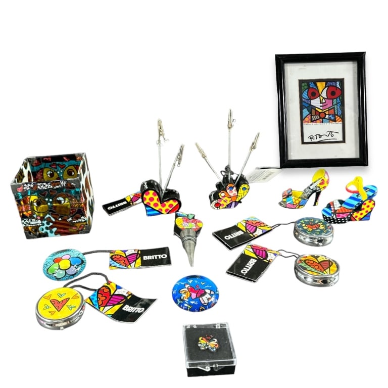 A lot of 13 Romero Britto various pop-art trinkets and smalls to include a pring, shoes, bottle (1 of 7)
