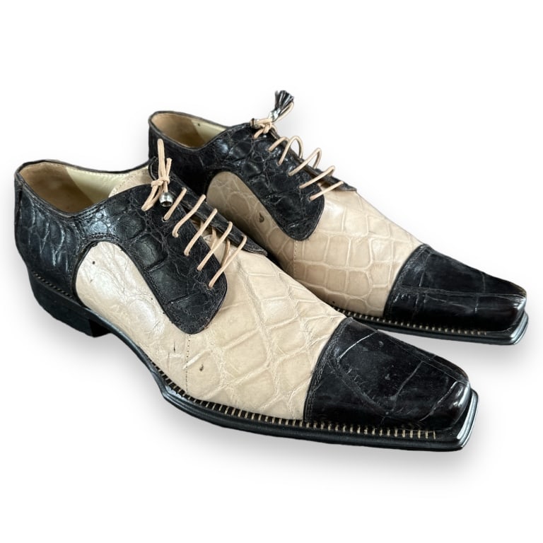 A pair of men's Mauri designer genuine crocodile leather loafer shoes. Size 10 1/2. Style number: A pair of men's Mauri designer genuine crocodile leather loafer shoes. Size 10 1/2. Style number 44151-558. Overall good used condition. JD/B:13