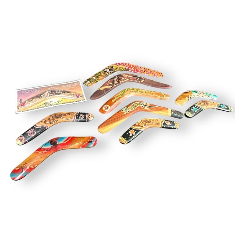 A lot of 11 Australian and Aboriginal hand crafted wooden boomerangs. Longest measures approx. 20" (1 of 5)