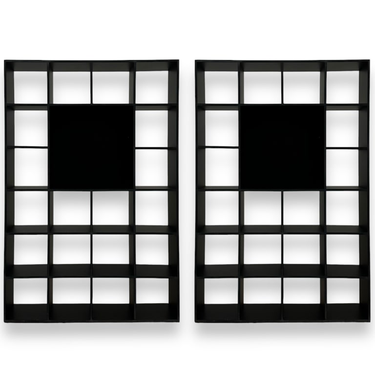 A lot of 2 Romero Britto painted wooden mini figurine displayer. Part number 293308. Each measures (1 of 2)