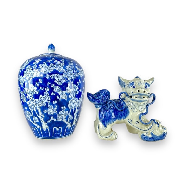 A lot of two Chinese blue and white porcelain items to include a covered ginger jar vase and a foo (1 of 4)