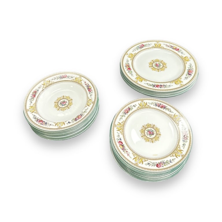 A 21 piece Wedgwood "Columbia" English dinnerware. Set is to include 5 dinner plates (10 3/4"), 8 (1 of 4)