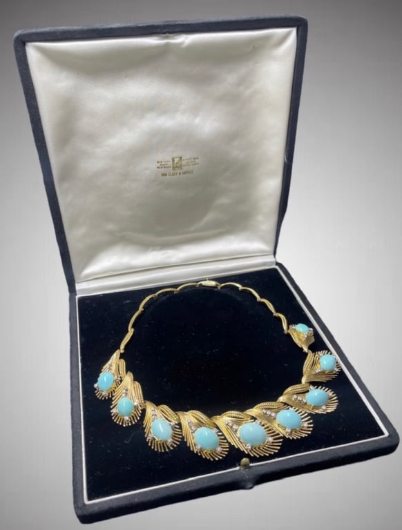 Possibly Van Cleef & Arpels Turquoise Choker Necklace. Diamond & Turquoise Cabochon Necklace.: Possibly Van Cleef & Arpels Turquoise Choker Necklace. Diamond & Turquoise Cabochon Necklace. Signed. 66.7 dwt. Original Box.