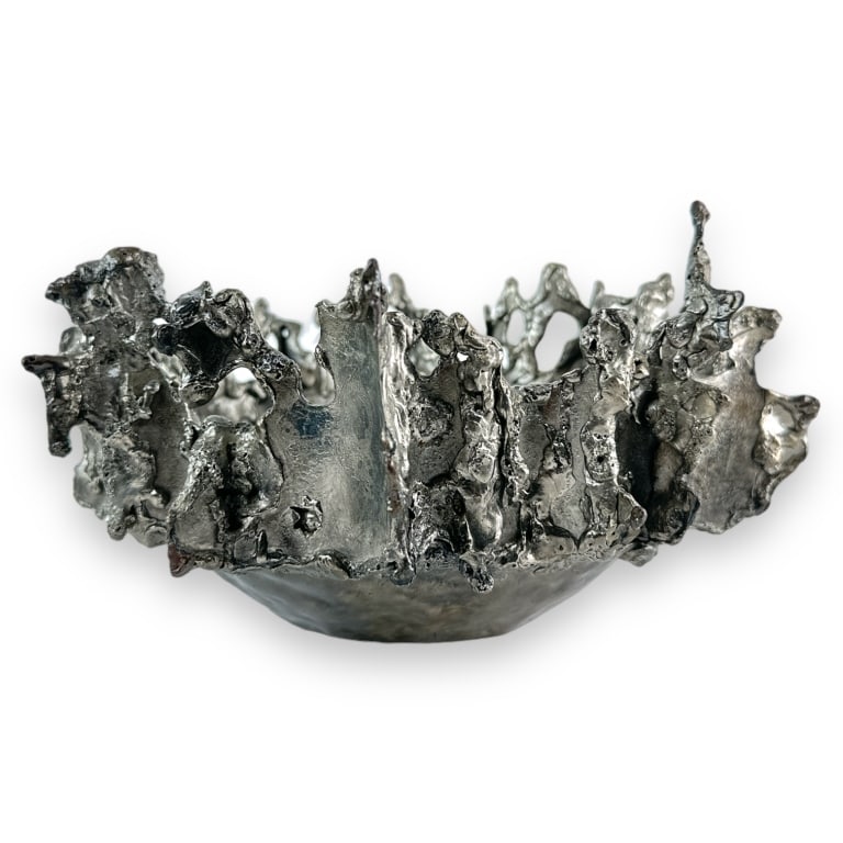 A vintage Fanton Firenze Italy pewter bowl having a brutalist design. Fully hallmarked to bottom. (1 of 4)