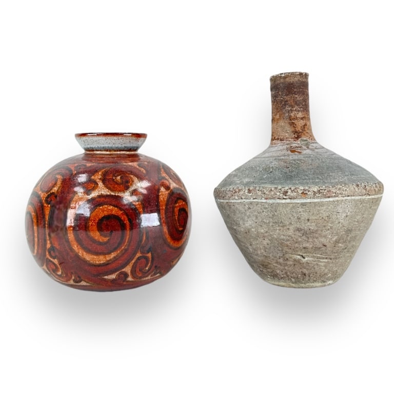 A lot of 2 pottery vases including what appears to be an antique Native American or Asian bottle (1 of 3)