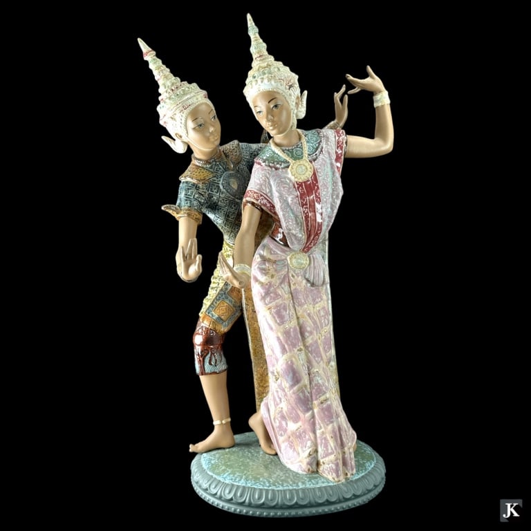 Lladro Spanish Gres pottery sculpture depicting a male and female Thai dancers titled "Thailandia" (1 of 4)