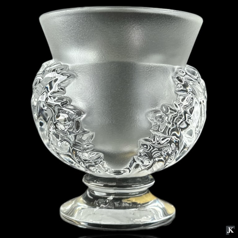 Rene Lalique Crystal Vase, St. Cloud. A beautiful small frosted vase adorned with clear acanthus (1 of 4)