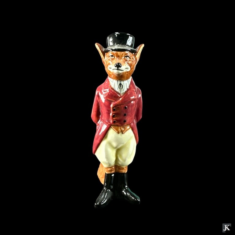 Royal Doulton English porcelain standing fox sculpture. Fully hallmarked to bottom. Measures approx.: Royal Doulton English porcelain standing fox sculpture. Fully hallmarked to bottom. Measures approx. 5" height. Appears in overall good condition. JD/B13/CB:B