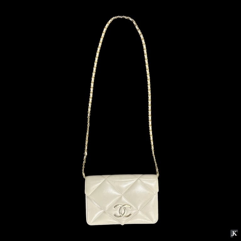 Chanel Cream Tufted Leather Shoulder Bag Purse (1 of 4)
