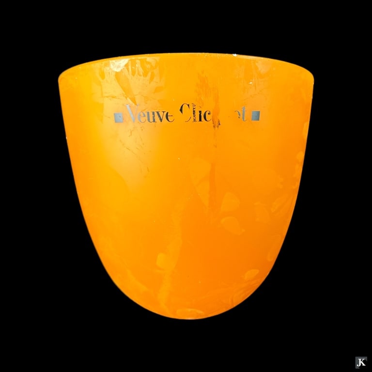 Vueve Cliquot France Champagne Ice Bucket In Box: Vueve Cliquot France champagne ice bucket in box JD/B13/SH:7A