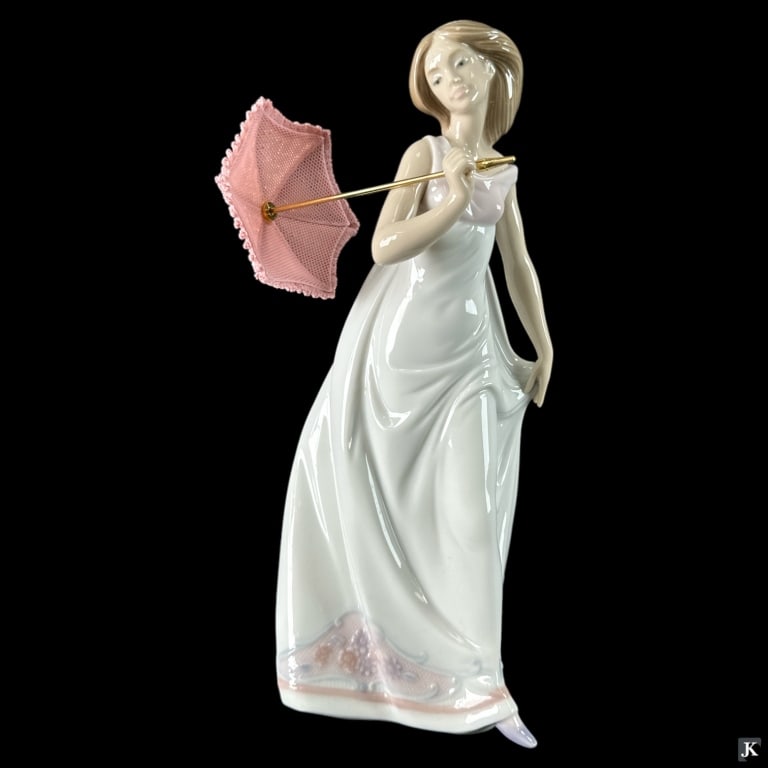 Lladro Spain " Afternoon Promenade" Figure #7636 (1 of 5)