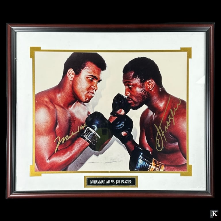 Muhammed Ali & Joe Frazier Signed Photograph Signe (1 of 4)
