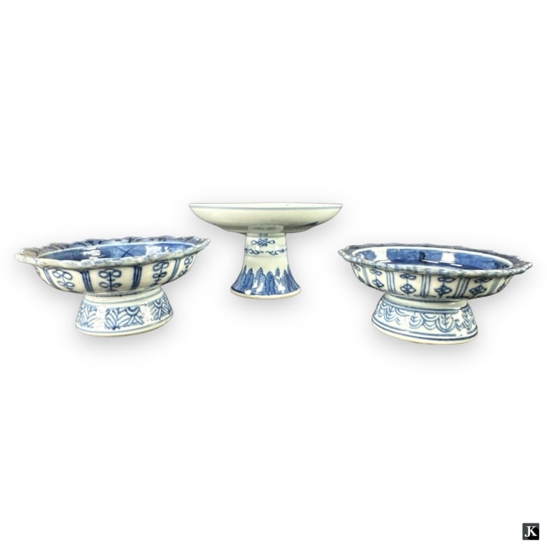 3 Chinese Blue & White Porcelain Footed Compotes (1 of 3)