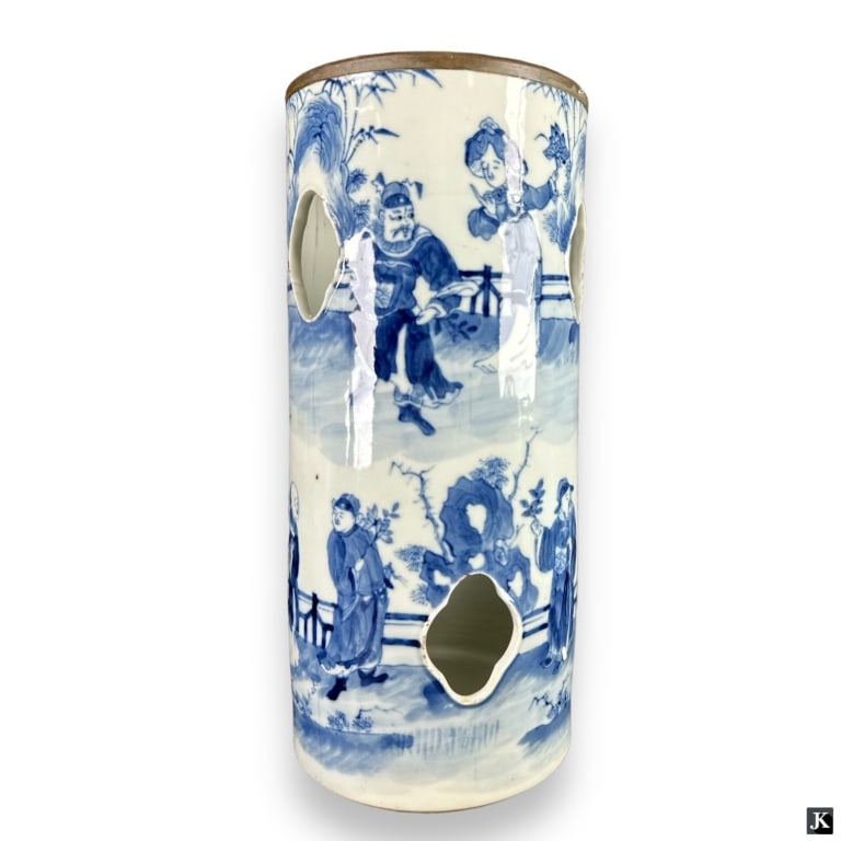 Chinese Qianlong Blue & White Porcelain Hat Vase (1 of 4)